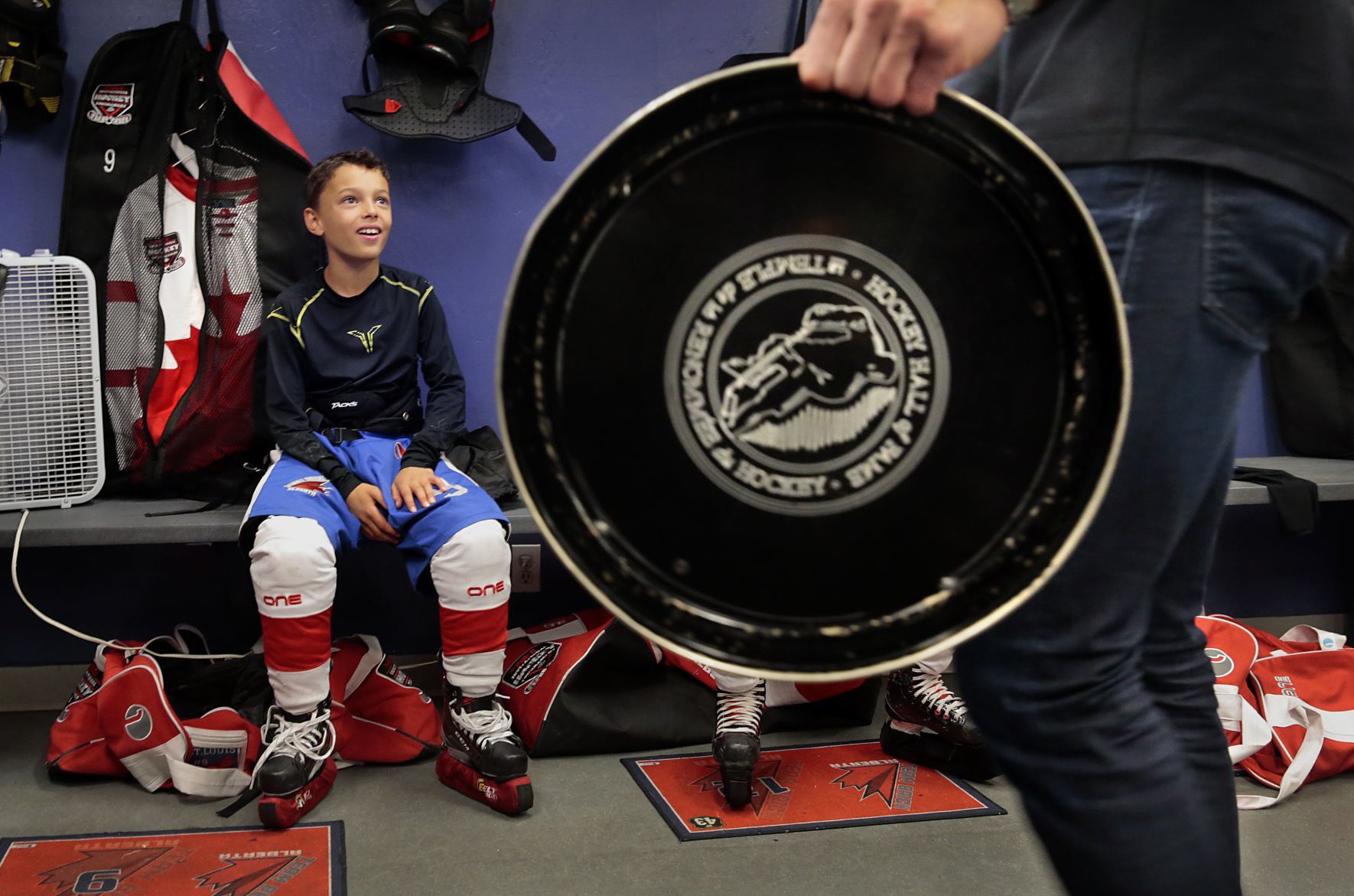 Parayko takes Stanley Cup home to Edmonton